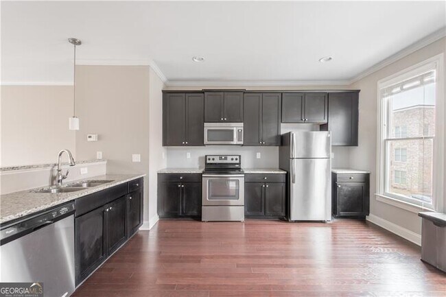 Foto del edificio - 766 Liberty Commons Dr NW