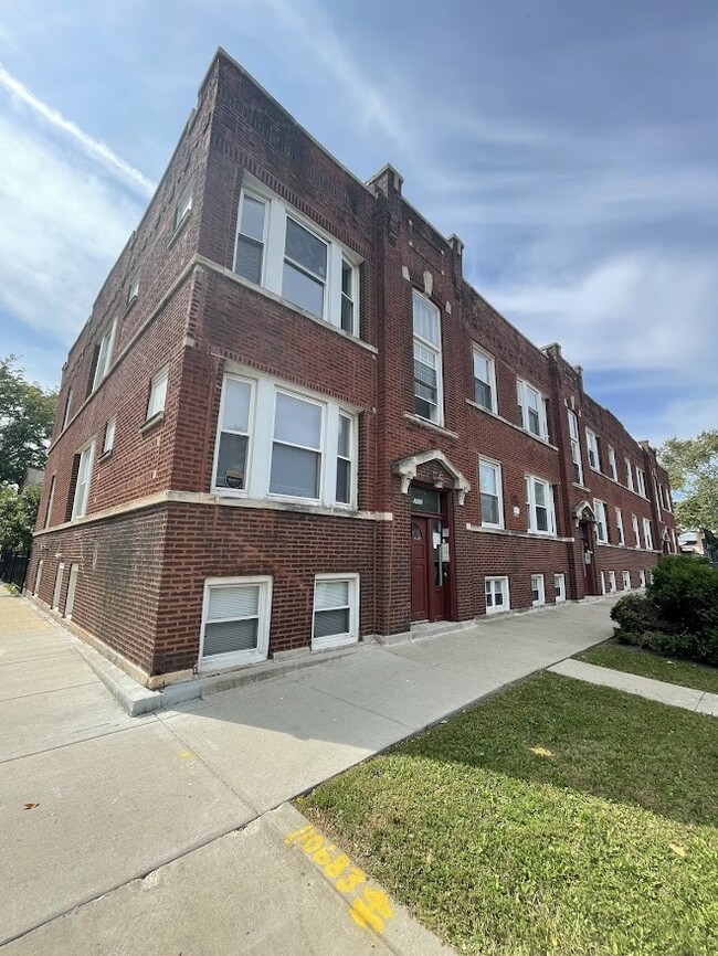 Building Photo - 3607 W Le Moyne St