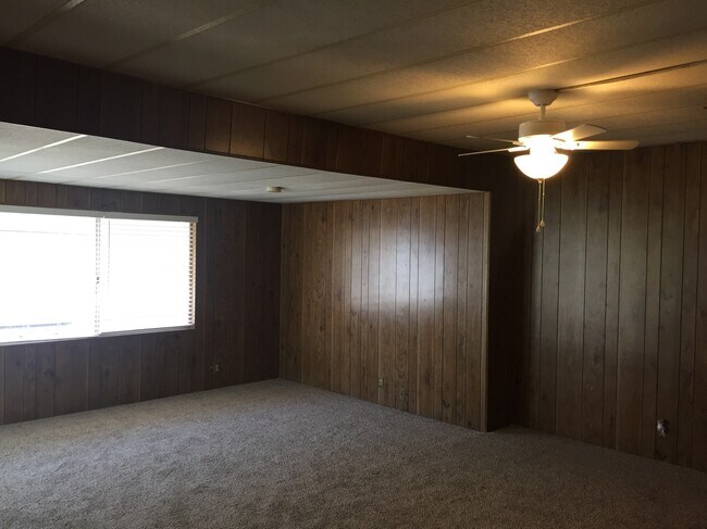 Building Photo - 1395 Cordova Dr
