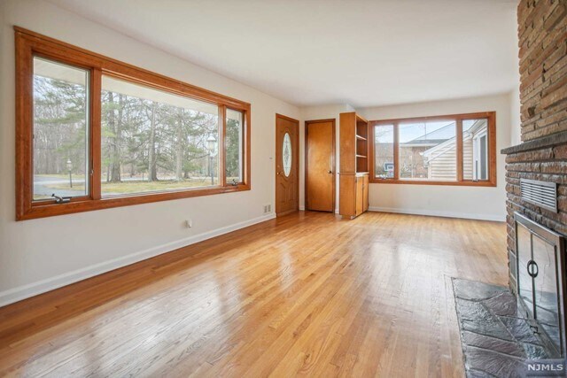 Building Photo - 44 Lakeview Avenue