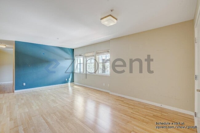 Building Photo - 2208 Mission St