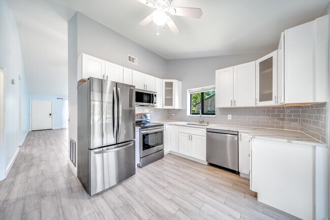 Foto del edificio - 2754 Casa Way