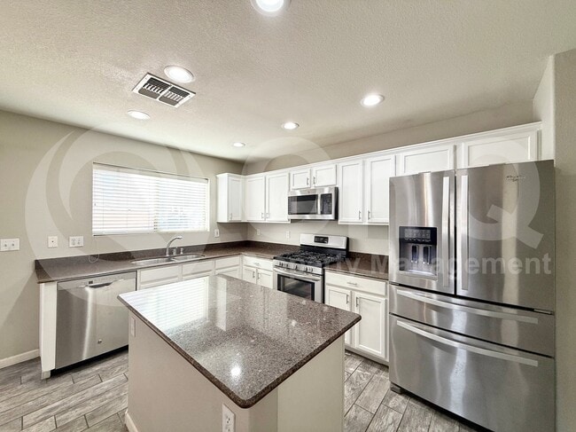 Building Photo - 8530 E Kiva Ave