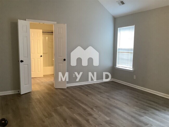 Building Photo - 390 N Vaiden Ridge Dr