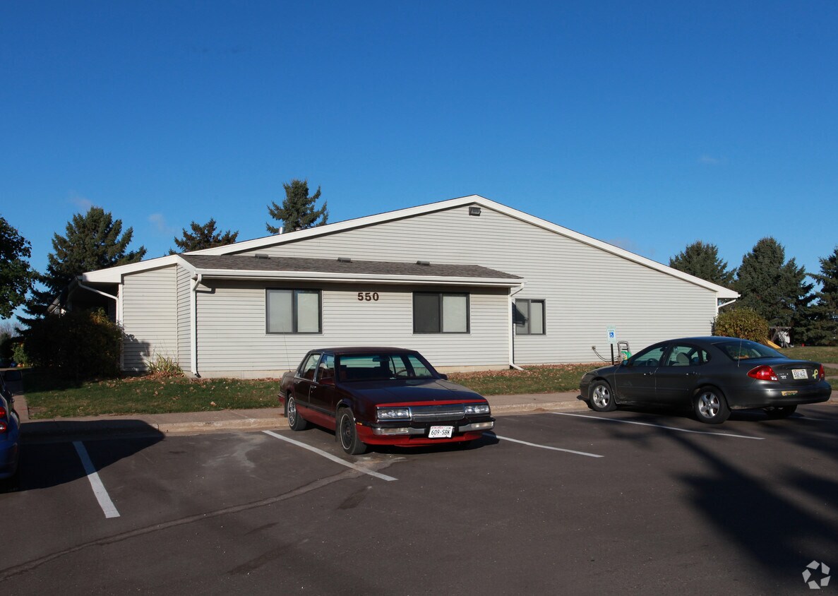 Foto principal - Meadowcrest Apartments