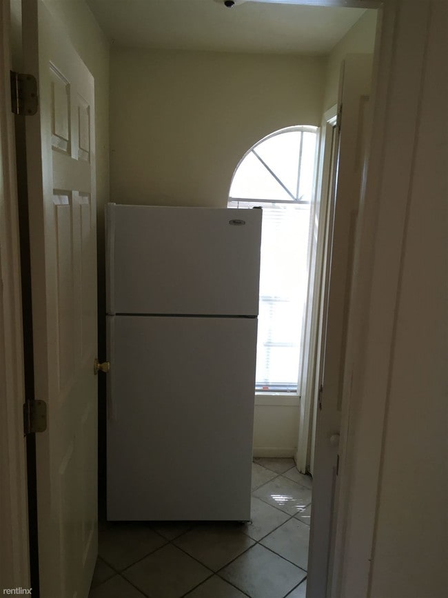 Building Photo - 3 br, 2 bath Duplex - 1215 Airline Dr