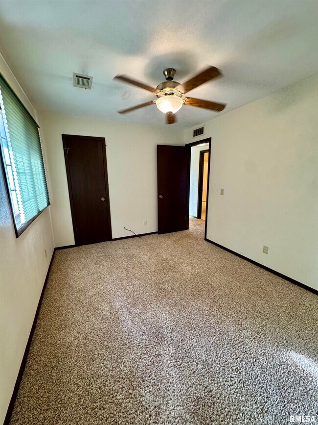 Foto del edificio - 1299 48th Ave