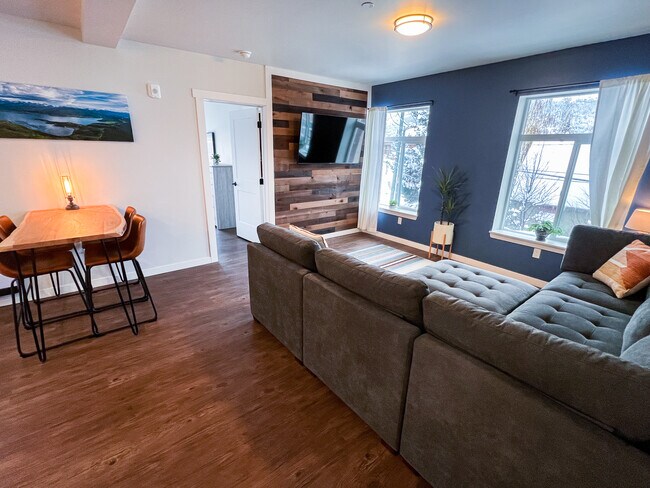 Living Room - 200 Hickory St