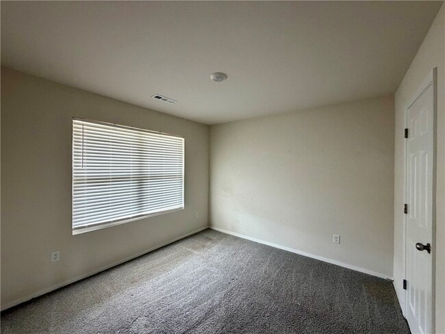 Building Photo - 2960 W McLaren Dr