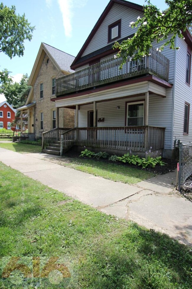 Building Photo - 27 National Ave SW