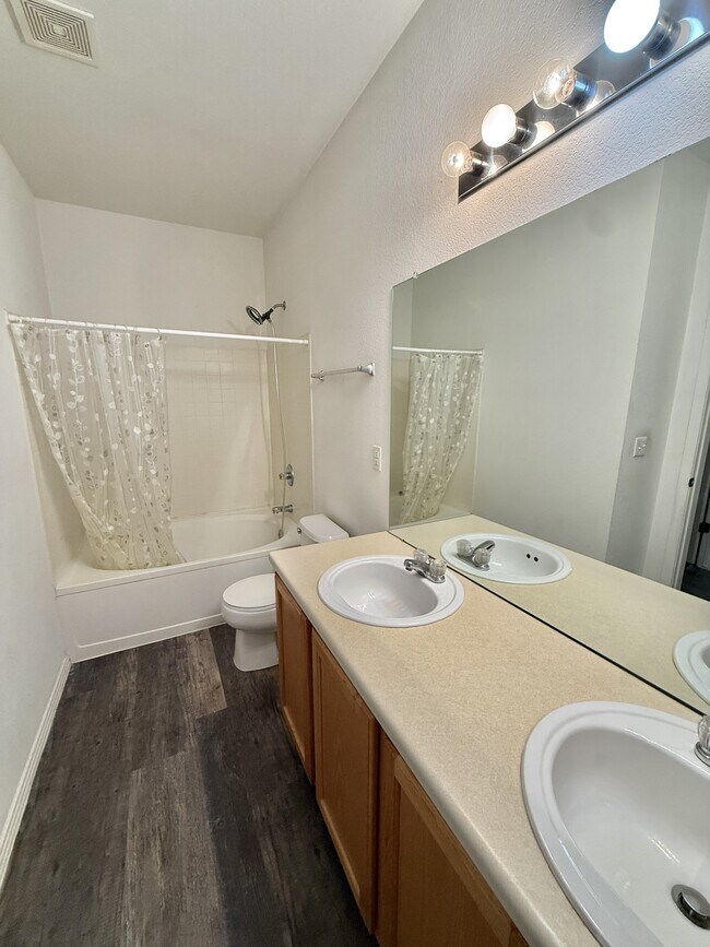 Foto del edificio - 3002 W Elizabeth St