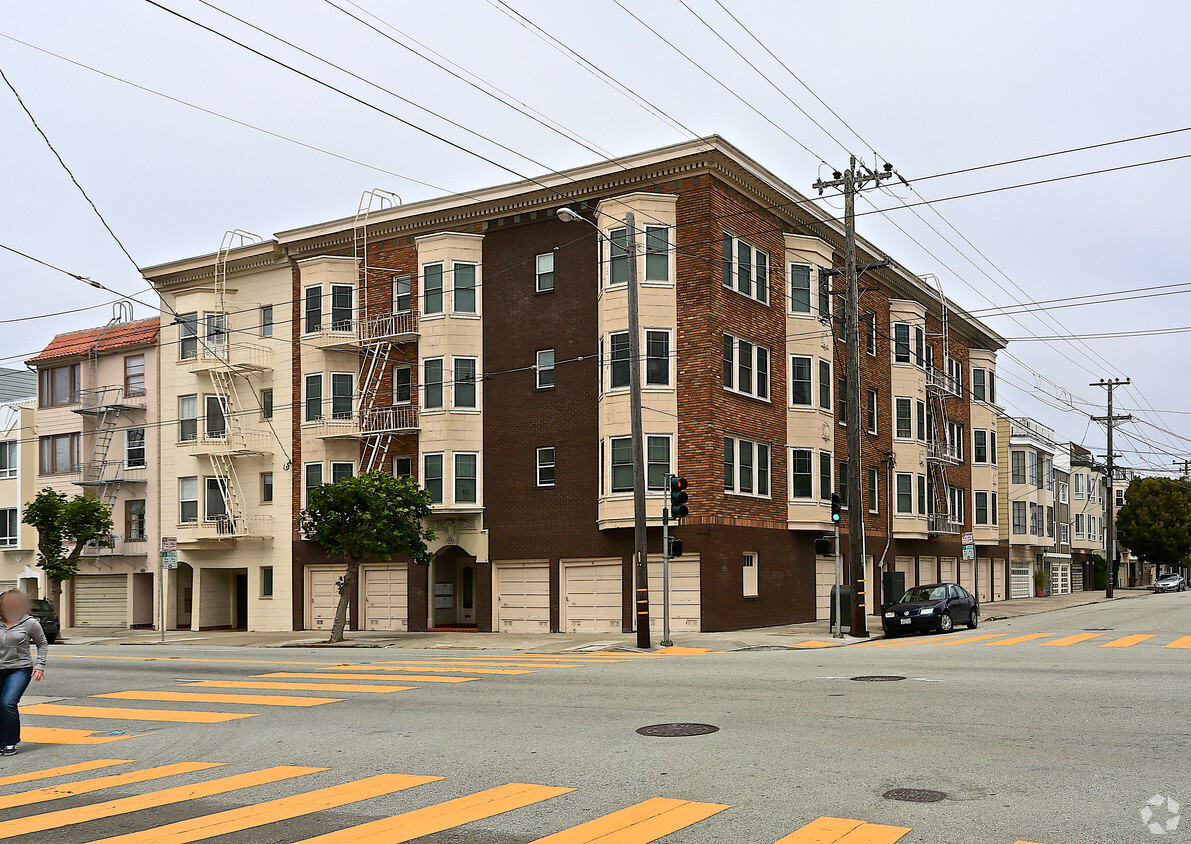 Building Photo - 5000 California St