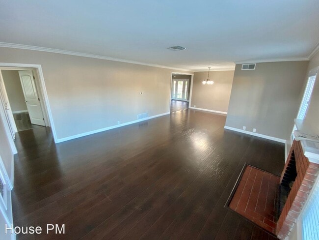 Building Photo - 4 br, 2 bath House - 1019 E Avalon Ave