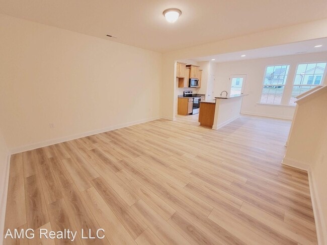 Building Photo - 3 br, 2.5 bath House - 106 Hanging Moss Trail