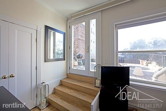 Foto del edificio - 47 Montgomery Pl