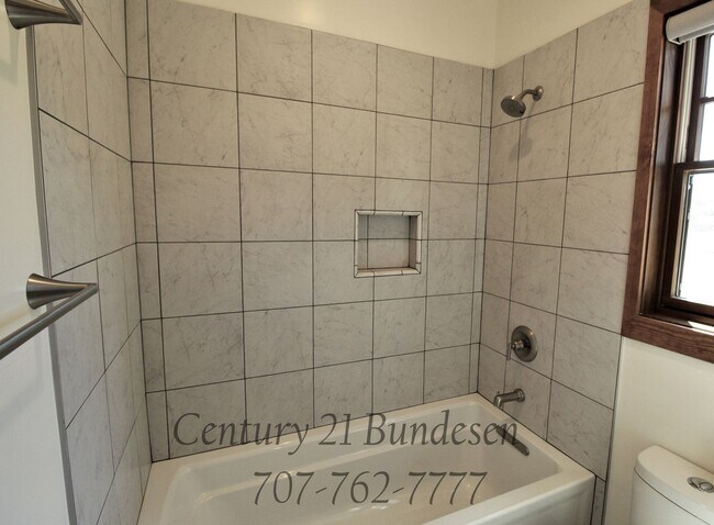 Building Photo - Beautiful Energy Efficient Home