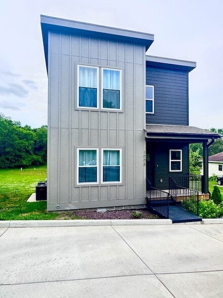 Photo - 1008 Fontaine Dr House