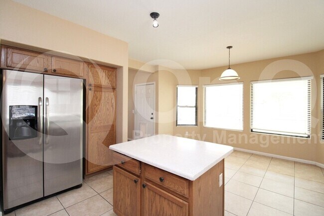 Foto del edificio - 945 E Manor Dr