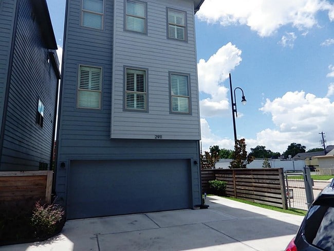 Building Photo - 2911 Blodgett St