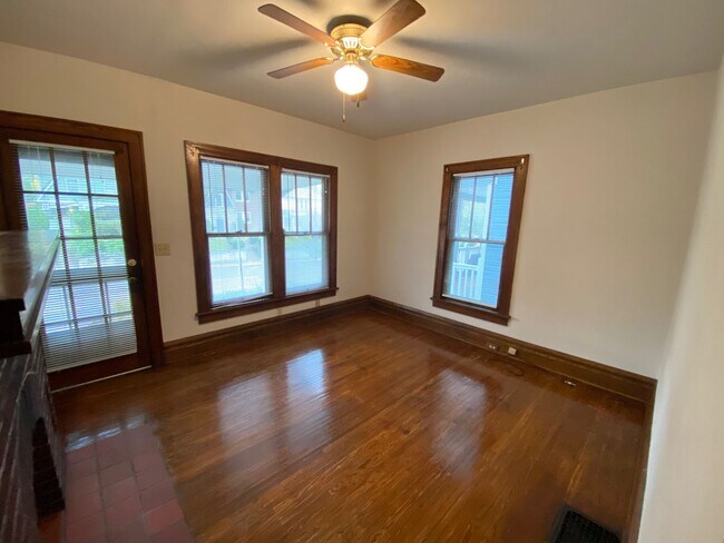 Foto del edificio - Indianola Ave 2777-2779 LAMT