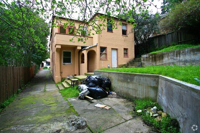 Building Photo - 43 Marquard Ave