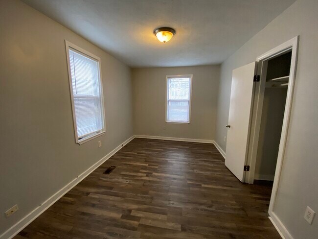 Building Photo - 42 Greenwood St