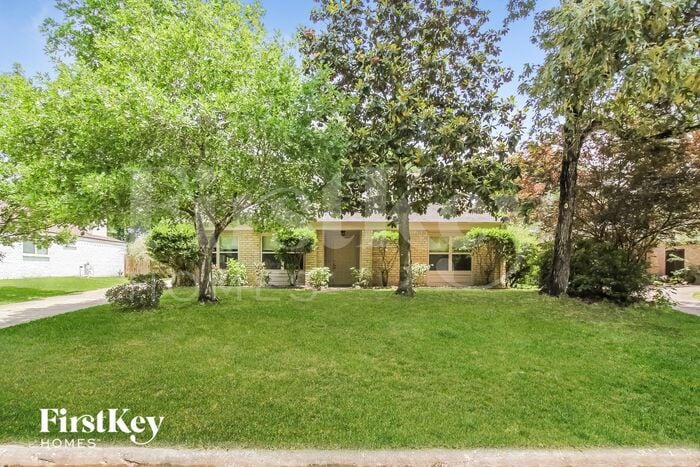 Foto principal - 3922 Maple Heights Dr