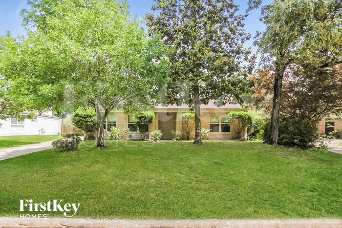 Primary Photo - 3922 Maple Heights Dr