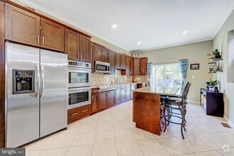 Building Photo - 2608 Edgemont St