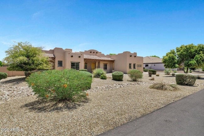 Building Photo - Gilbert 4 Bed & 3 Bath on HUGE LOT - Acre+...