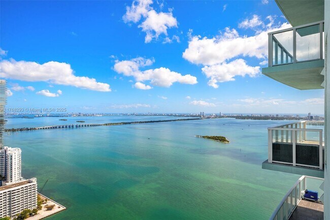 Foto del edificio - 1900 N Bayshore Dr