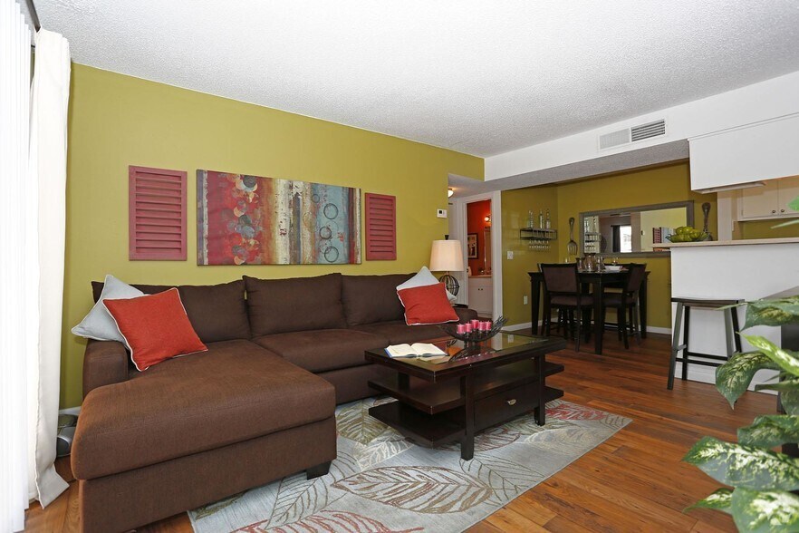 Coopers Pond Als Tampa Fl Apartments Com