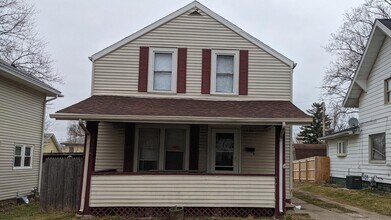 Building Photo - 221 E Eckman St