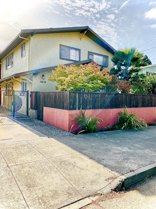3830 Maybelle Ave Unit 1, Oakland, CA 94619 Apartments in Oakland, CA