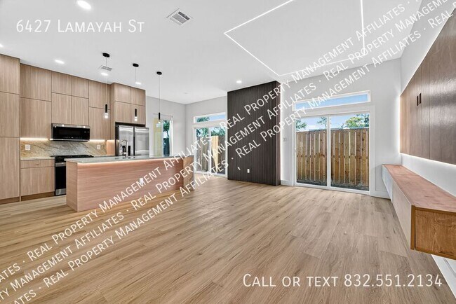 Building Photo - 6427 Lamayah St
