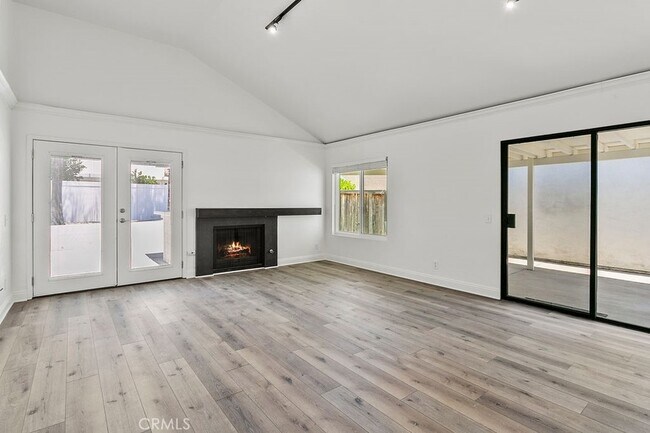 Foto del edificio - 21182 Cedar Ln