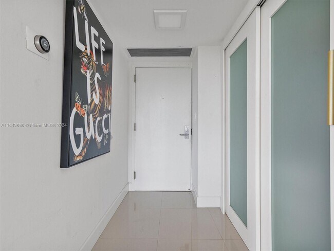 Foto del edificio - 780 NE 69th St