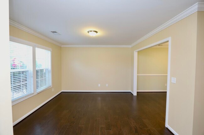 Foto del edificio - 1761 Nicholas Dr