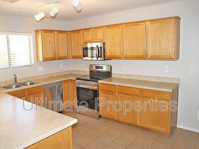 Foto del edificio - 7928 W Florence Ave