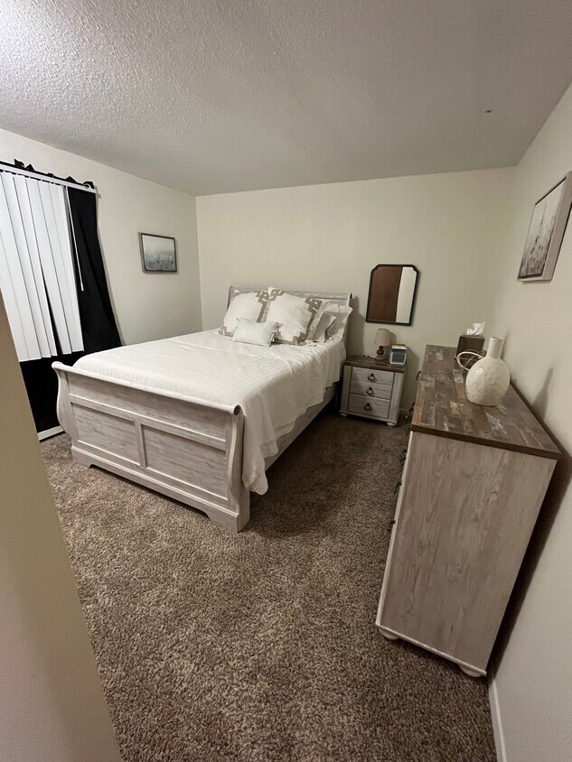 Unidad 105 - SPRING HARBOR APARTMENTS - No Vacancy