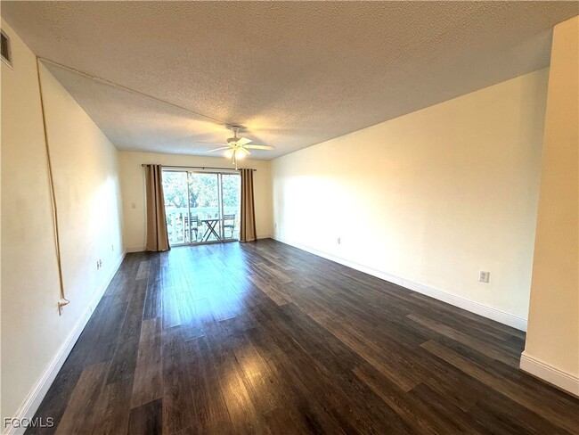 Foto del edificio - 3704 Broadway