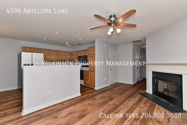 Foto del edificio - 4596 Antelope Ln