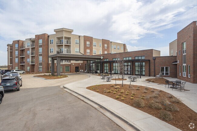 Foto del edificio - Sooner Station at University North Park