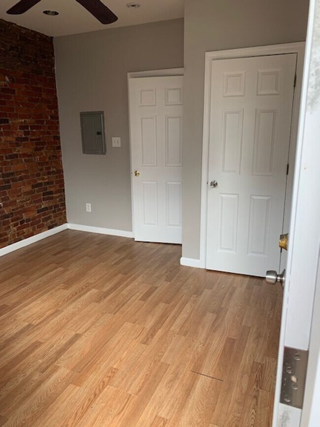 Foto del edificio - 2072 Clarence Street