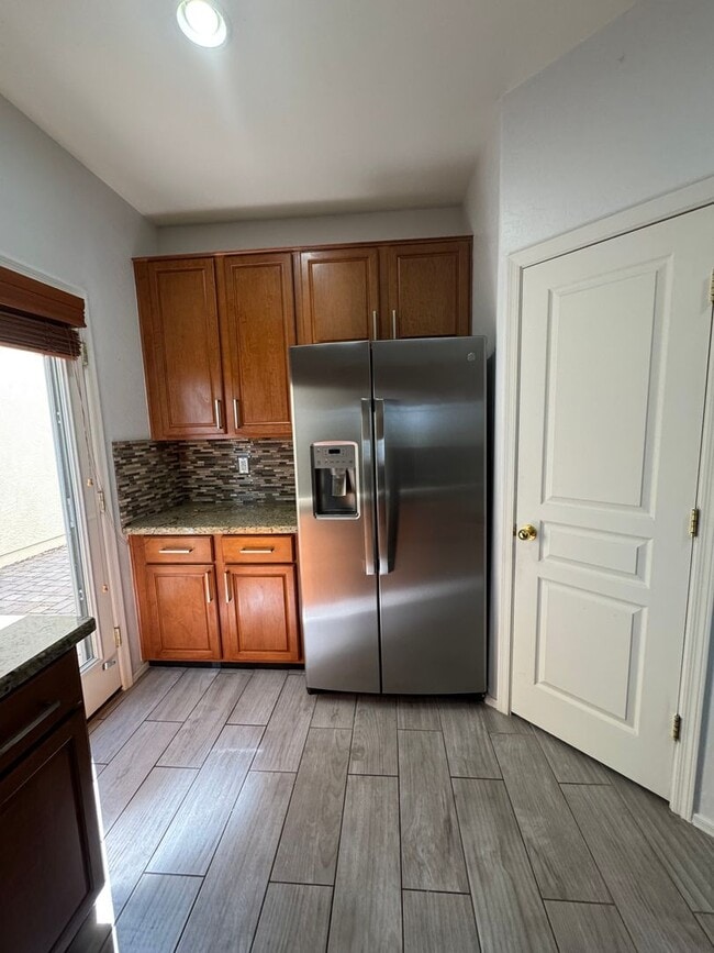 Foto del edificio - 4 BEDROOM HOME IN POWER RANCH