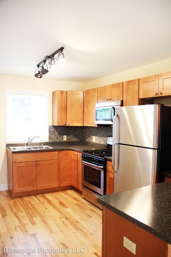 Primary Photo - 3 br, 1.5 bath Apartment - 20 Luck St