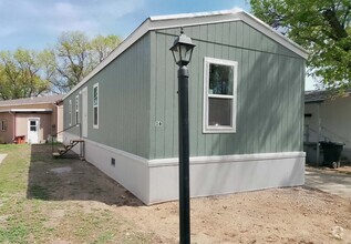 Building Photo - 16 Alma Ln
