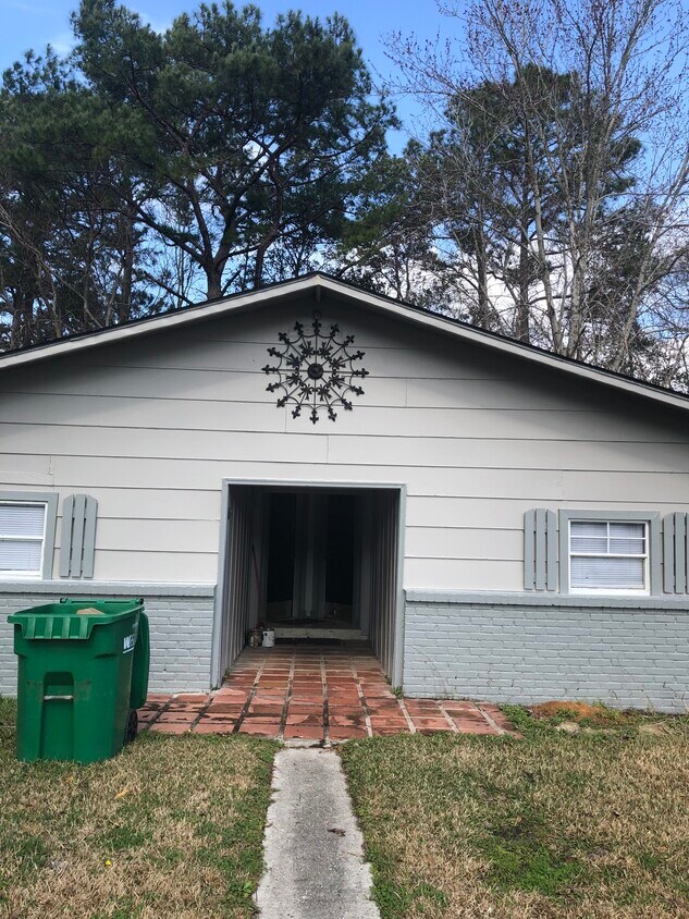 Primary Photo - 8724 Ocean Springs Rd