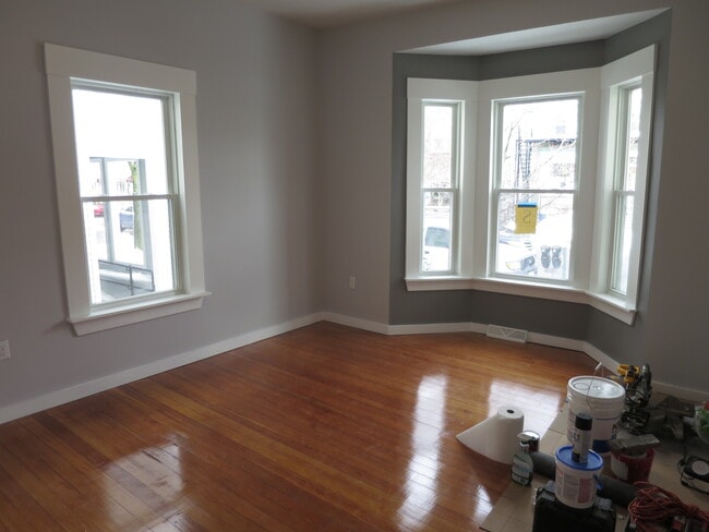 Building Photo - 356 Somerville Ave