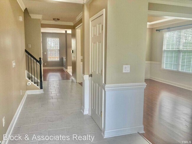 Building Photo - 5 br, 3.5 bath House - 20 Autumn Leaf Lane